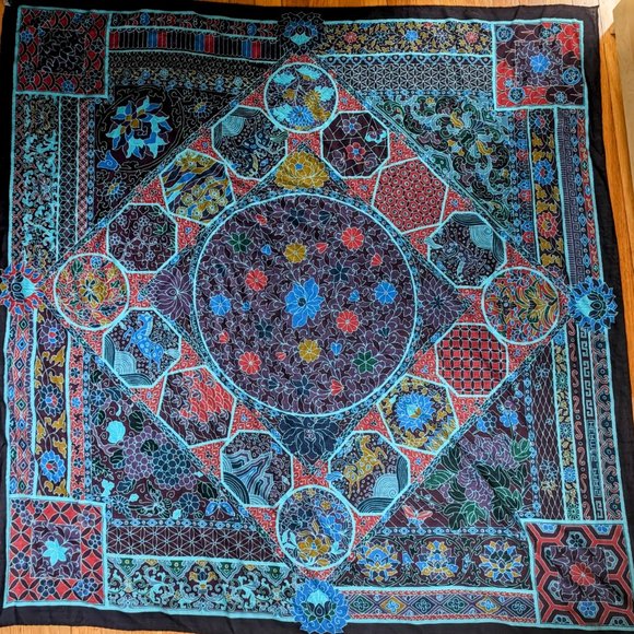 HERMÈS Collections Imperiales Cashmere Silk Shawl - Picture 3 of 5